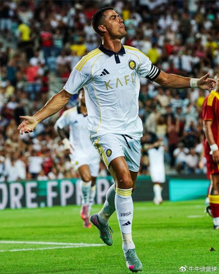 巴萨轻取热刺,C罗乌龙送礼世界杯 巴萨轻取热刺,C罗乌龙送礼世界杯